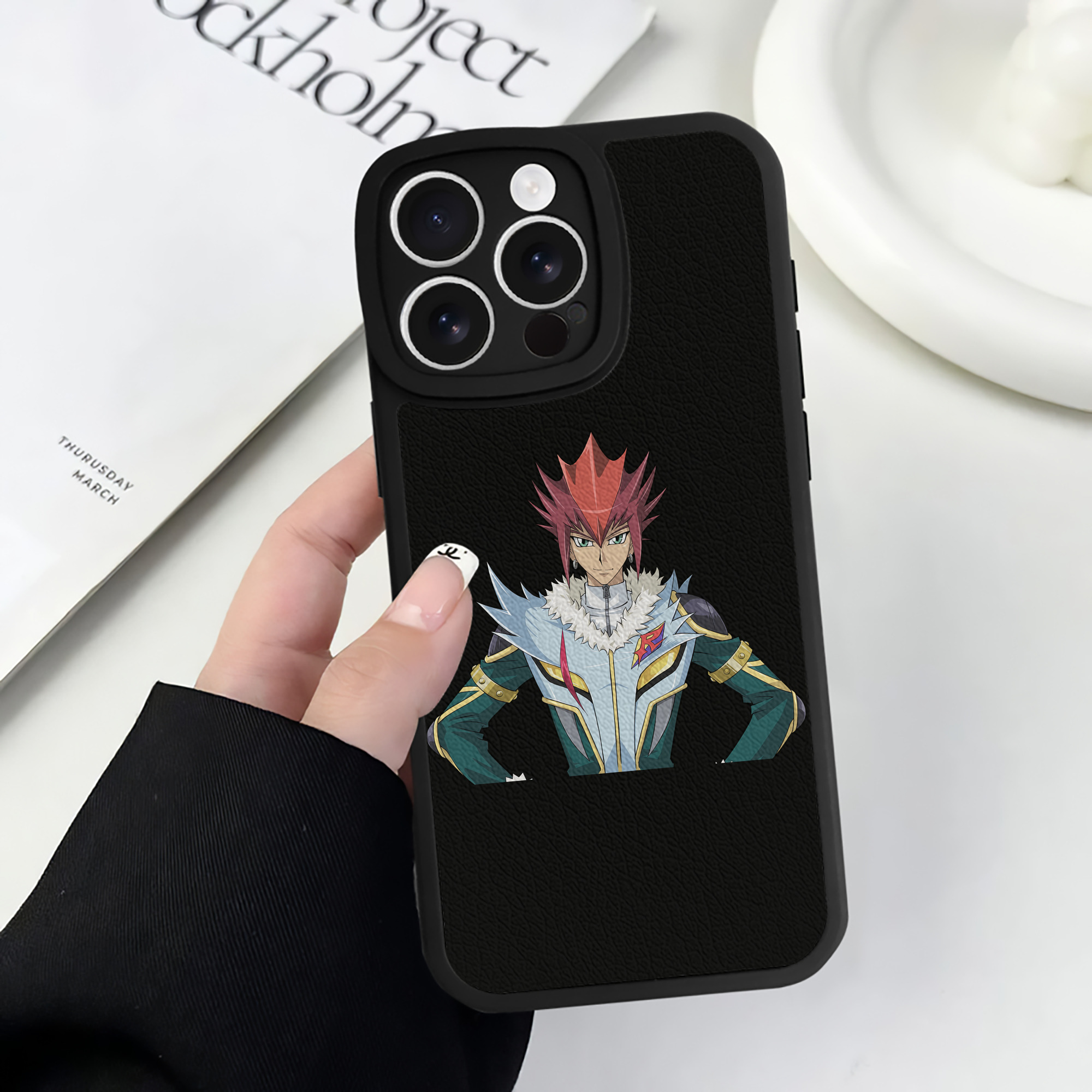 遊☆戯☆王 Yu-Gi-Oh! 【iPhone 16シリーズ対応】シリコンスマホケース（レザー調） 材質：シリコン
